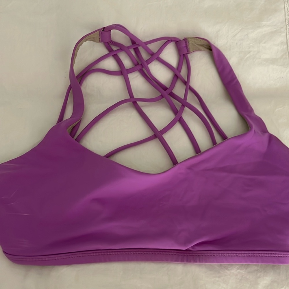 Lululemon Free to Be